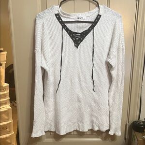 White Ribbed Long Sleeve Black Lace V-neck Medium Sweater